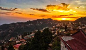 People Who Travel By TravelJunction Hack For Those Who Want to Visit Mussoorie